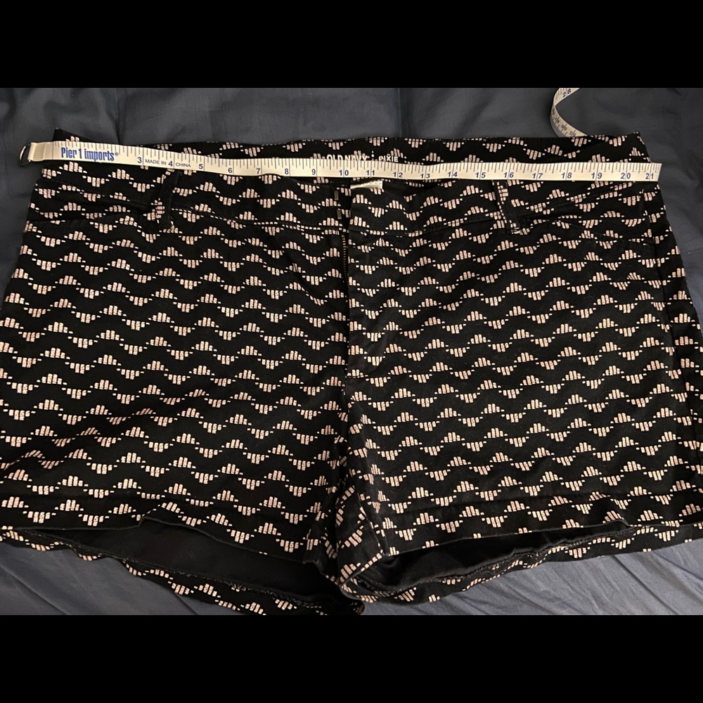 Old navy Pixie Chino size 20 shorts EUC